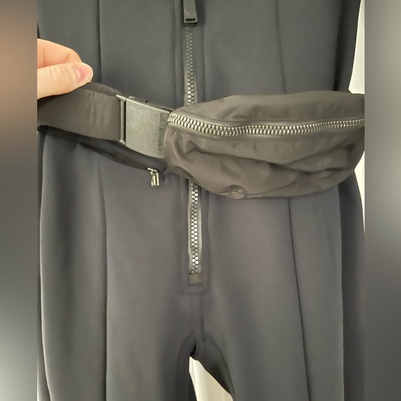 Obermeyer Kitt ITB Softshell Luxury Designer Ski Suit Womens 4 Black/Tan - Picture 2 of 10